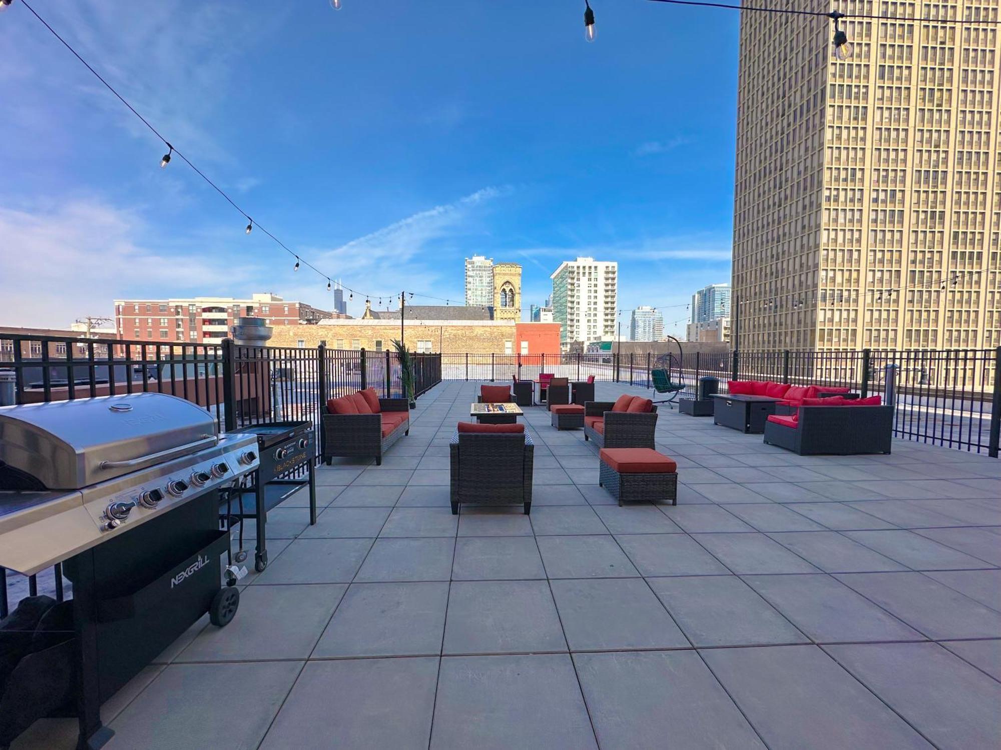 Modern 2Br Loft With Amazing City Skyline View And Optional Parking For 8 Guests Near Mccormick Place And Soldier Field Chicago Exterior photo